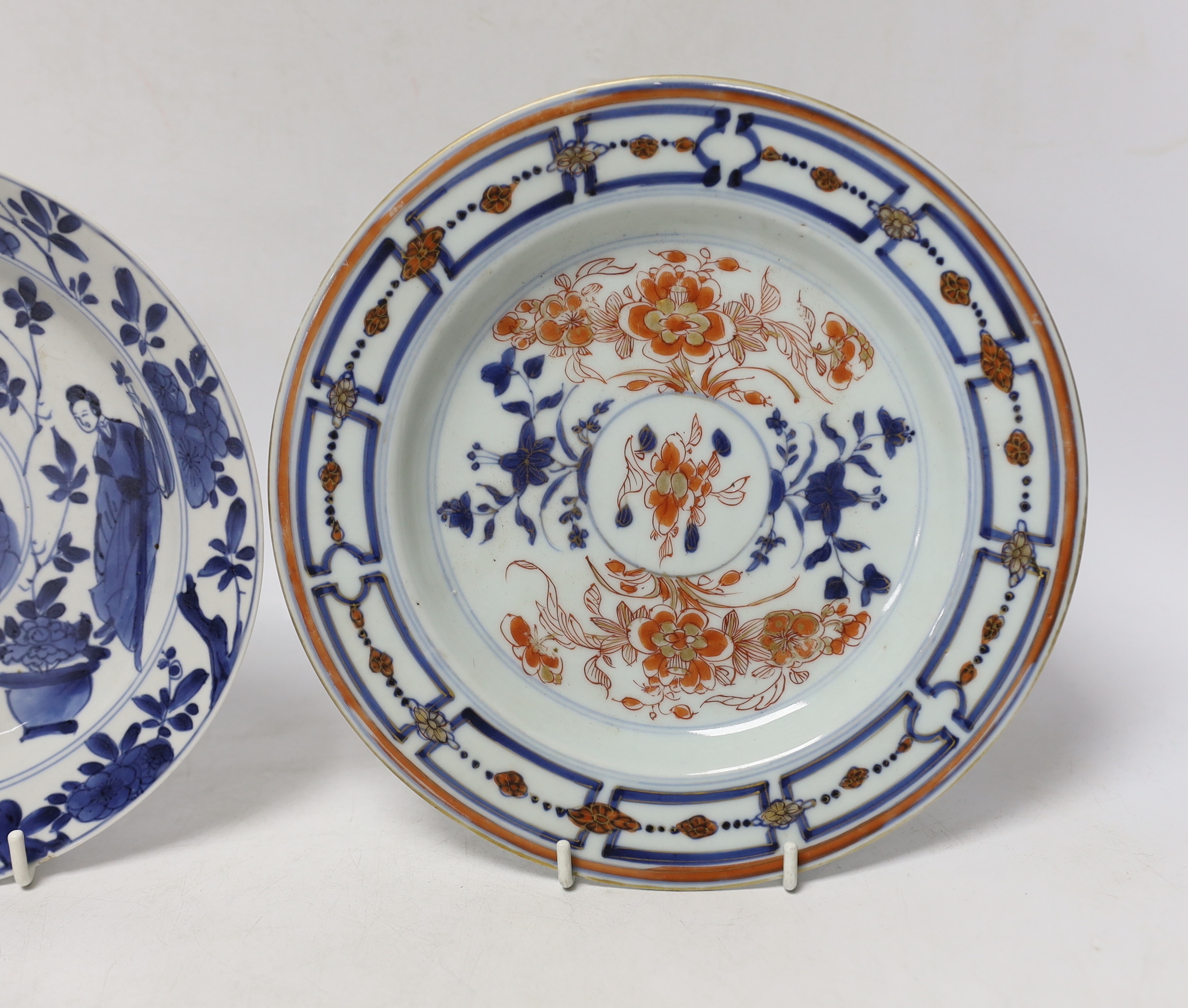 Two Chinese export plates, Kangxi period, largest 21cm in diameter